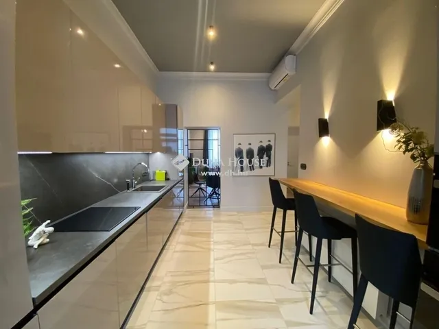 Eladó lakás Budapest VI. kerület 160 nm