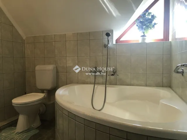 Eladó kereskedelmi és ipari ingatlan Zebegény 802 nm