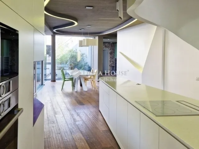 Eladó ház Budapest III. kerület 311 nm