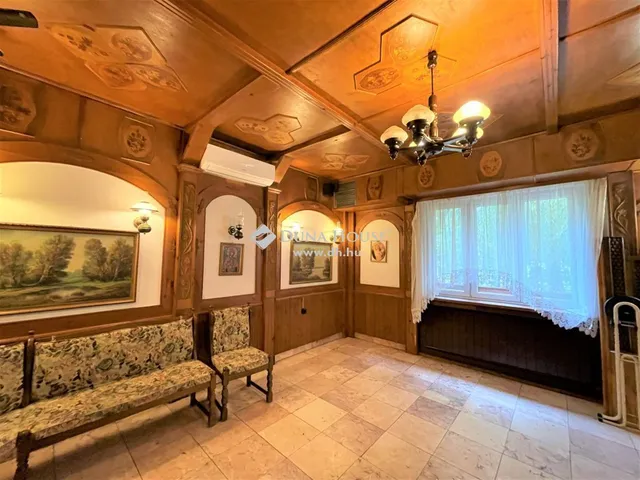 Eladó kereskedelmi és ipari ingatlan Győr 520 nm