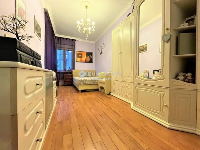 Eladó kereskedelmi és ipari ingatlan Győr 520 nm