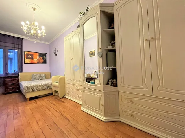 Eladó kereskedelmi és ipari ingatlan Győr 520 nm