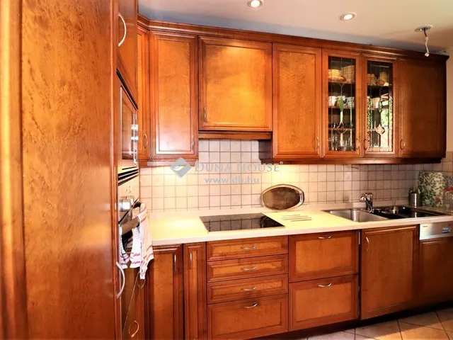 Eladó ház Leányfalu 353 nm