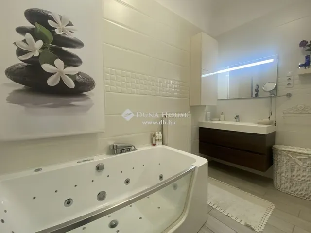 Eladó ház Solymár 200 nm