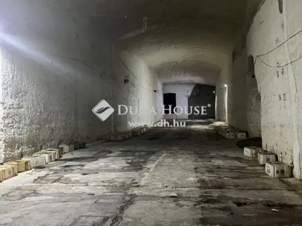 Eladó kereskedelmi és ipari ingatlan Budapest XXII. kerület 106 nm