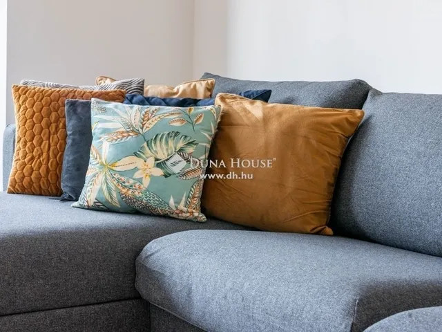 Eladó lakás Budapest VI. kerület 77 nm