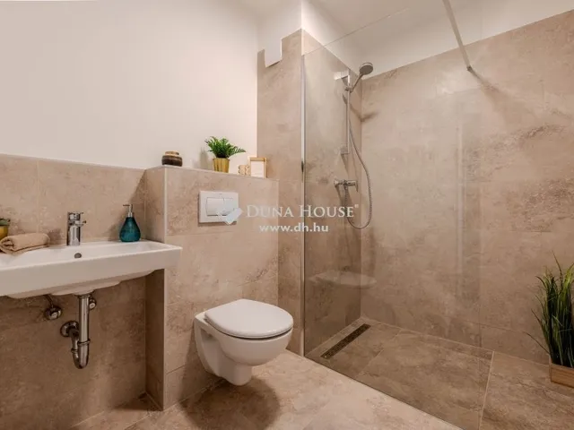 Eladó lakás Budapest VI. kerület 103 nm