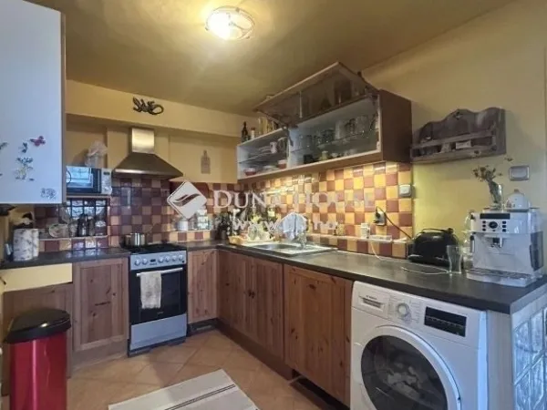 Eladó kereskedelmi és ipari ingatlan Vecsés 357 nm