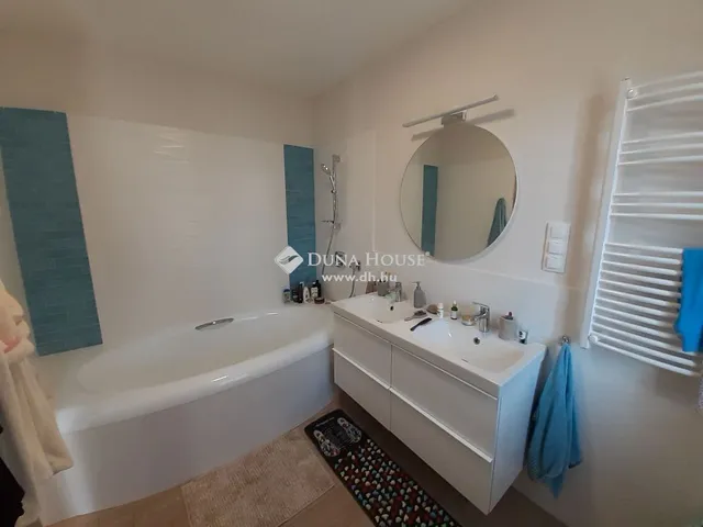 Eladó ház Velence 300 nm