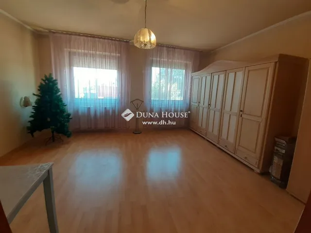 Eladó üdülő és hétvégi ház Debrecen, Veres Péter-kert 967 nm