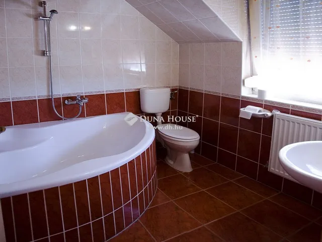 Eladó üdülő és hétvégi ház Debrecen, Veres Péter-kert 967 nm