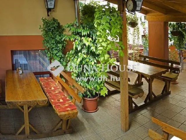 Eladó üdülő és hétvégi ház Debrecen, Veres Péter-kert 967 nm