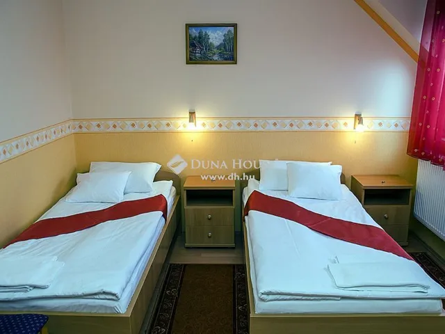 Eladó nyaraló Debrecen, Veres Péter-kert 967 nm