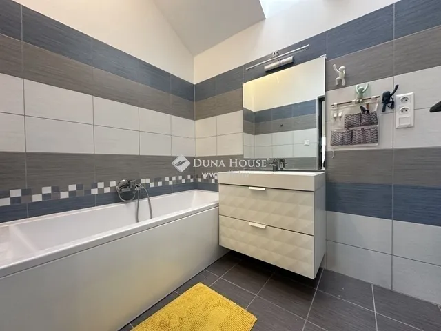 Eladó ház Gödöllő 292 nm