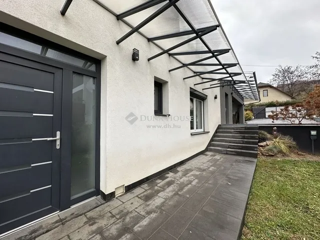 Eladó ház Gödöllő 292 nm