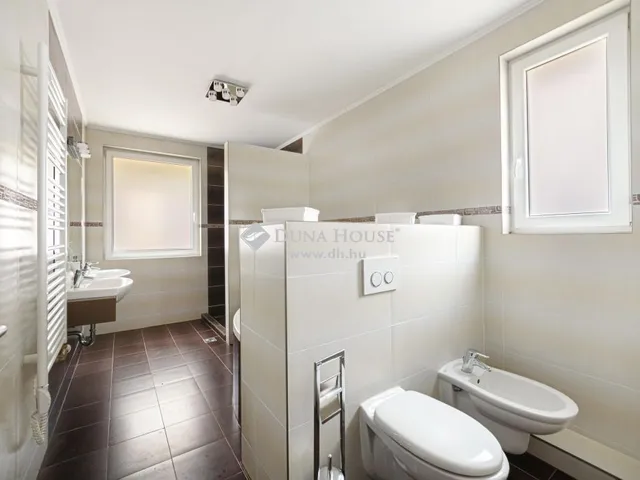 Eladó ház Budapest III. kerület, Testvérhegy 432 nm