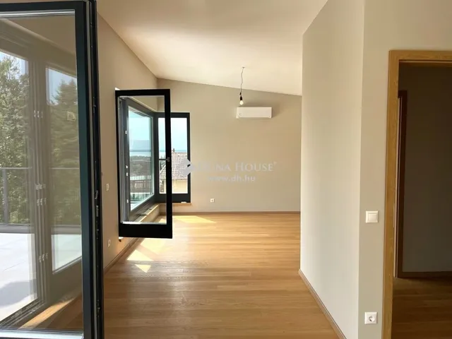 Eladó ház Gyenesdiás 250 nm