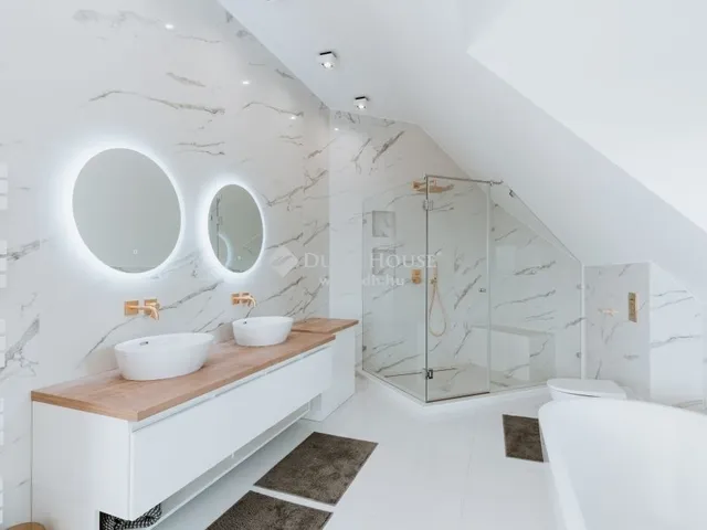 Eladó ház Velence 390 nm