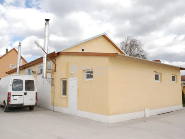 Eladó kereskedelmi és ipari ingatlan Solt 1160 nm