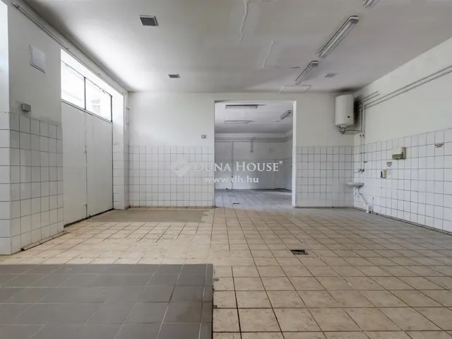 Eladó kereskedelmi és ipari ingatlan Solt 1160 nm