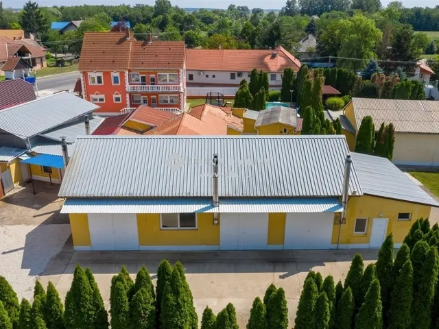 Eladó kereskedelmi és ipari ingatlan Solt 1160 nm
