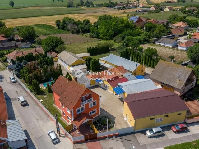 Eladó kereskedelmi és ipari ingatlan Solt 1160 nm