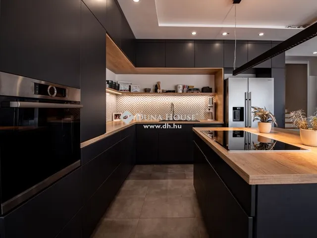 Eladó ház Balatonalmádi 220 nm