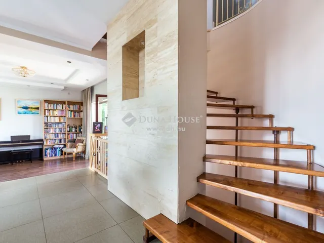 Eladó ház Budaörs 300 nm