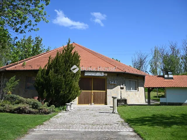 Eladó ház Ceglédbercel 2850 nm