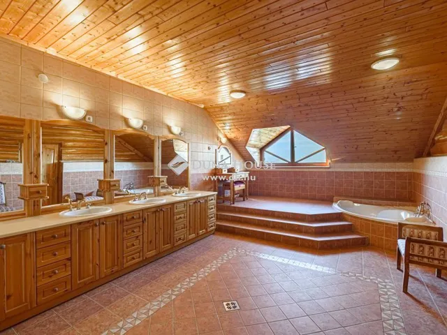 Eladó ház Ceglédbercel 2850 nm