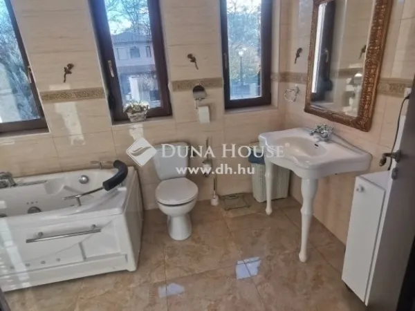 Eladó ház Fót 160 nm