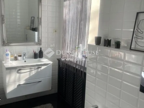 Eladó ház Budapest II. kerület 400 nm