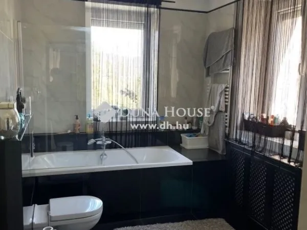 Eladó ház Budapest II. kerület 400 nm