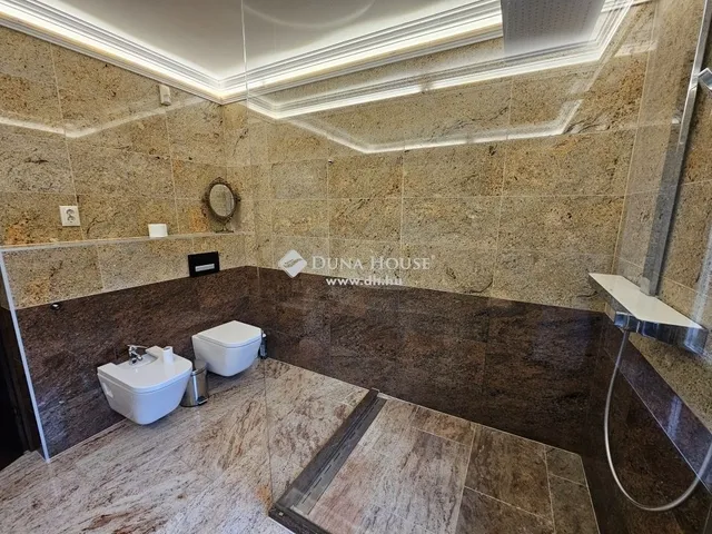 Eladó ház Pócsmegyer 288 nm