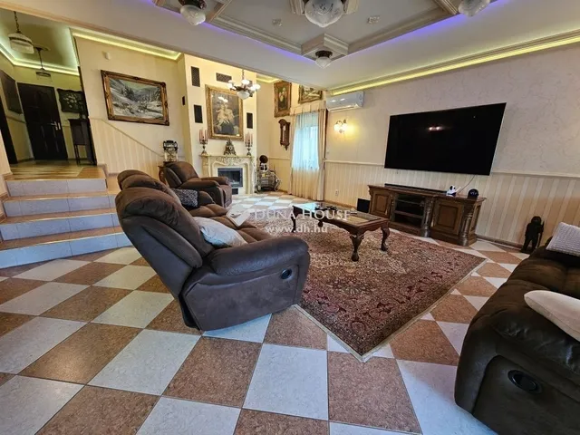 Eladó ház Pócsmegyer 288 nm