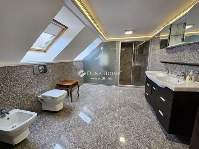 Eladó ház Pócsmegyer 288 nm