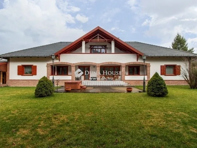 Eladó ház Budapest XVII. kerület 493 nm