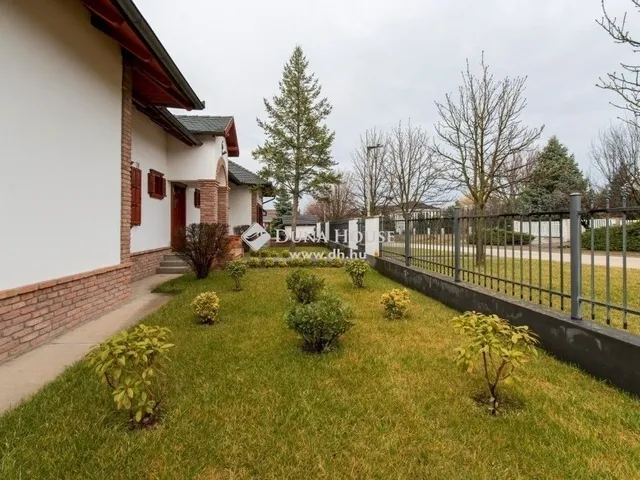 Eladó ház Budapest XVII. kerület 493 nm