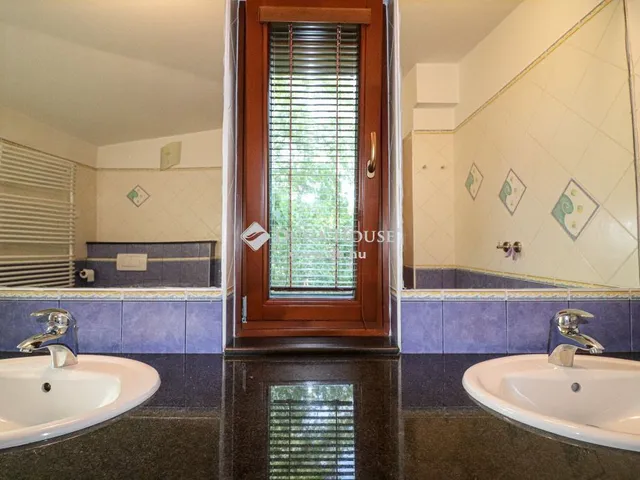 Eladó ház Budapest III. kerület, Csillaghegy 342 nm