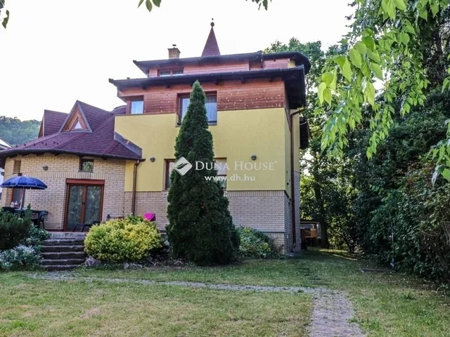 Eladó ház Budapest III. kerület, Csillaghegy 342 nm