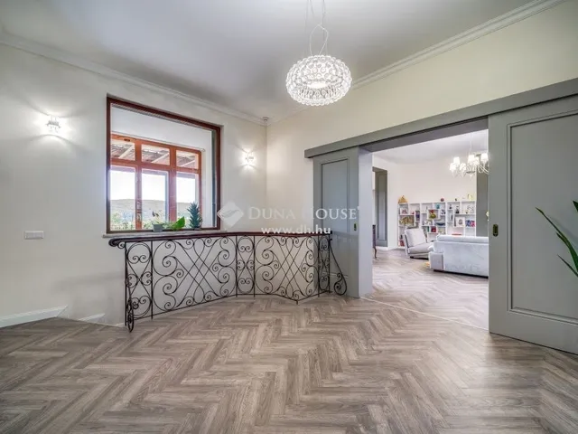 Eladó ház Budapest II. kerület 560 nm