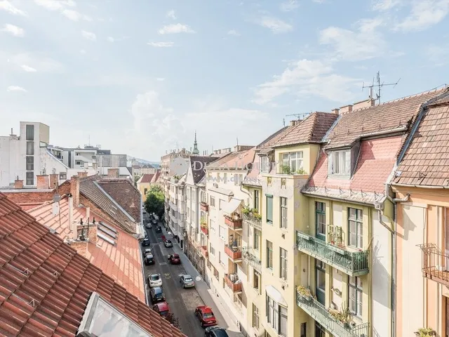 Eladó kereskedelmi és ipari ingatlan Budapest I. kerület 1920 nm