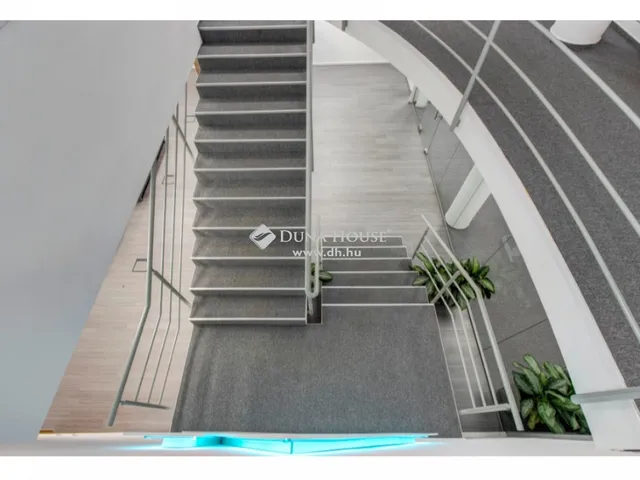 Eladó kereskedelmi és ipari ingatlan Budapest I. kerület 1920 nm