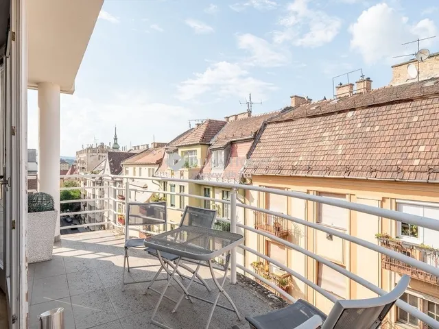 Eladó kereskedelmi és ipari ingatlan Budapest I. kerület 1920 nm