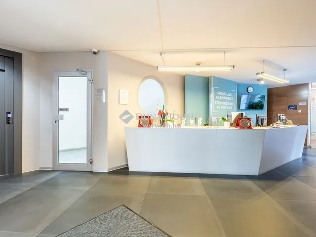 Eladó kereskedelmi és ipari ingatlan Budapest I. kerület 1920 nm