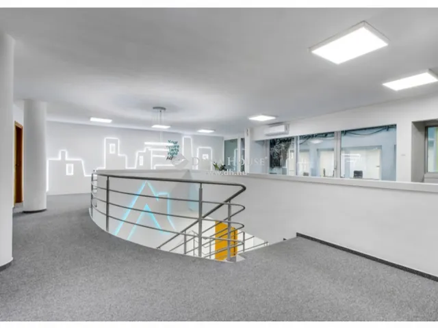 Eladó kereskedelmi és ipari ingatlan Budapest I. kerület 1920 nm