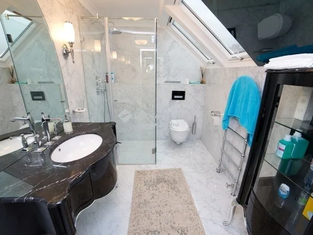 Eladó ház Budapest II. kerület 398 nm