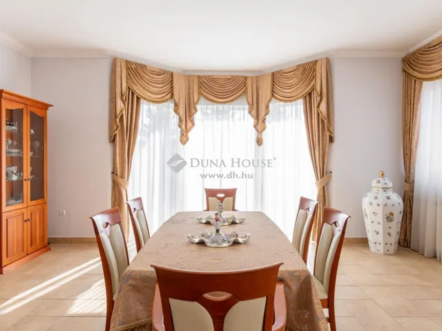 Eladó ház Budapest II. kerület 419 nm