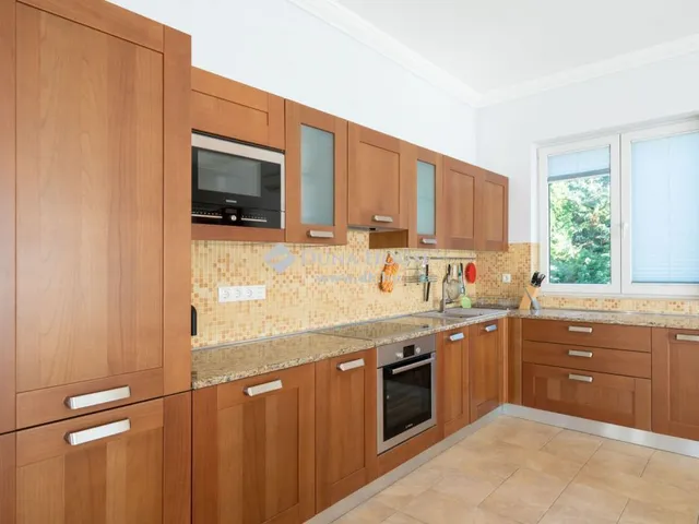 Eladó ház Budapest II. kerület 419 nm