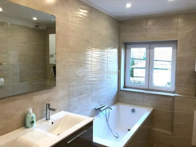 Eladó ház Budapest II. kerület 307 nm